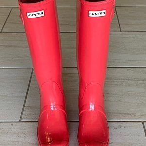 Hunter Tall Glossy Coral Boots